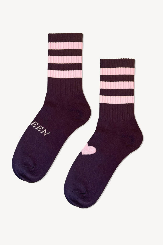 Rock these deep purple calf-length socks with a sporty contrast pink stripe and a Queen of Heart motif.